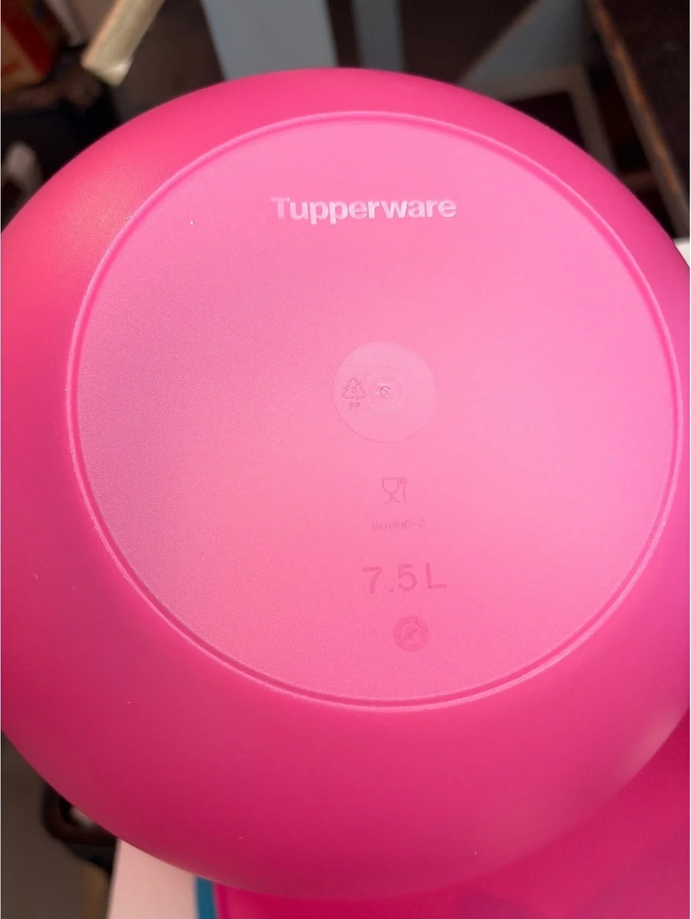 Tupperware Beautiful Set of 4 Impressions Mixing Bowls in Bright Colors